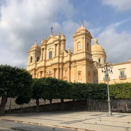 La Casa Del Barocco بيت ضيافة *